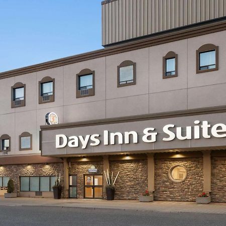 Days Inn & Suites By Wyndham Sault Ste. Marie On Bagian luar foto