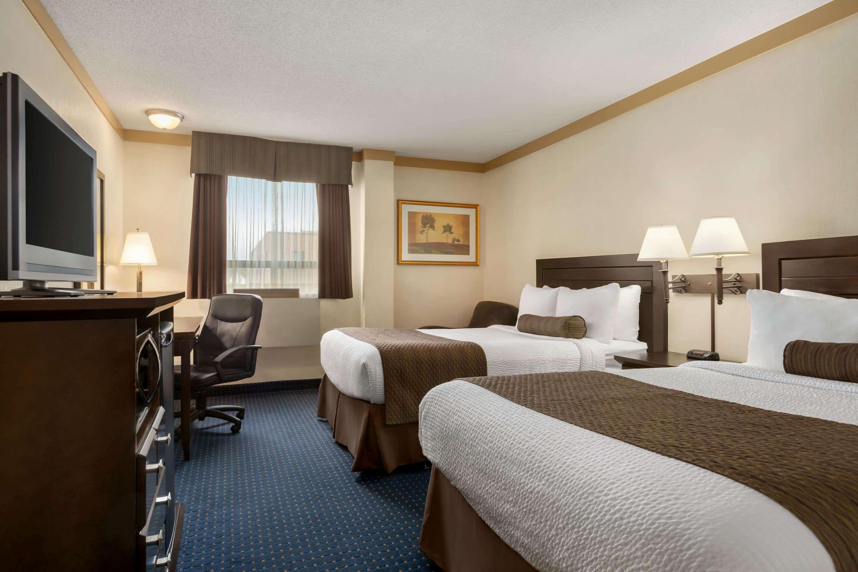 Days Inn & Suites By Wyndham Sault Ste. Marie On Bagian luar foto