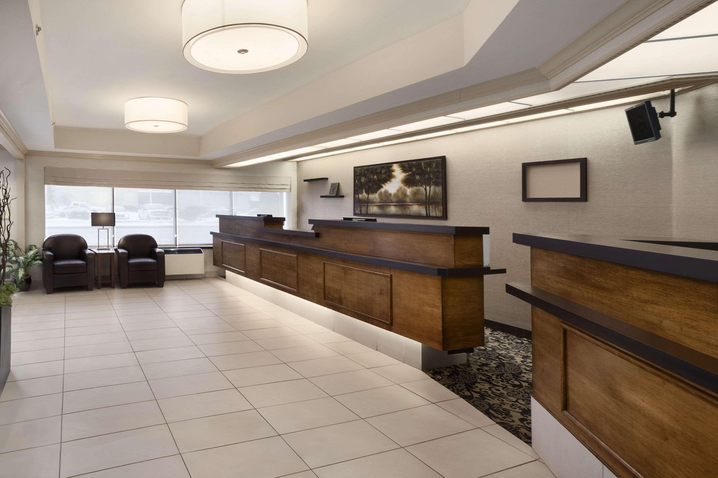Days Inn & Suites By Wyndham Sault Ste. Marie On Bagian luar foto