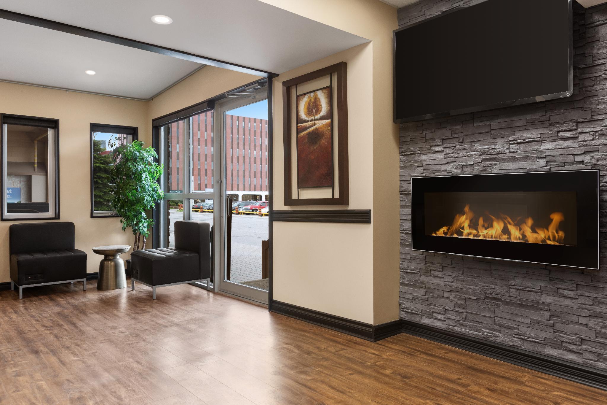 Days Inn & Suites By Wyndham Sault Ste. Marie On Bagian luar foto