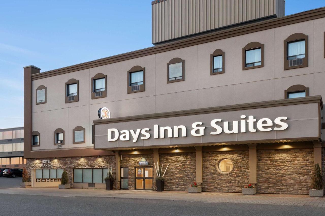 Days Inn & Suites By Wyndham Sault Ste. Marie On Bagian luar foto