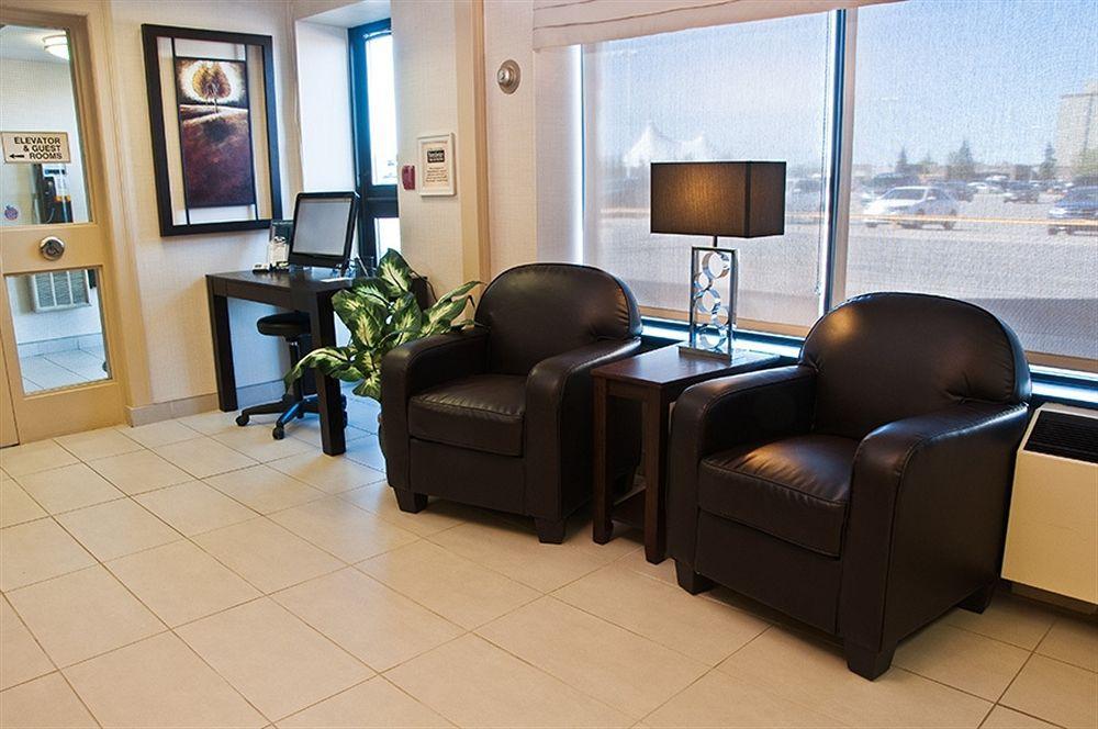 Days Inn & Suites By Wyndham Sault Ste. Marie On Bagian luar foto