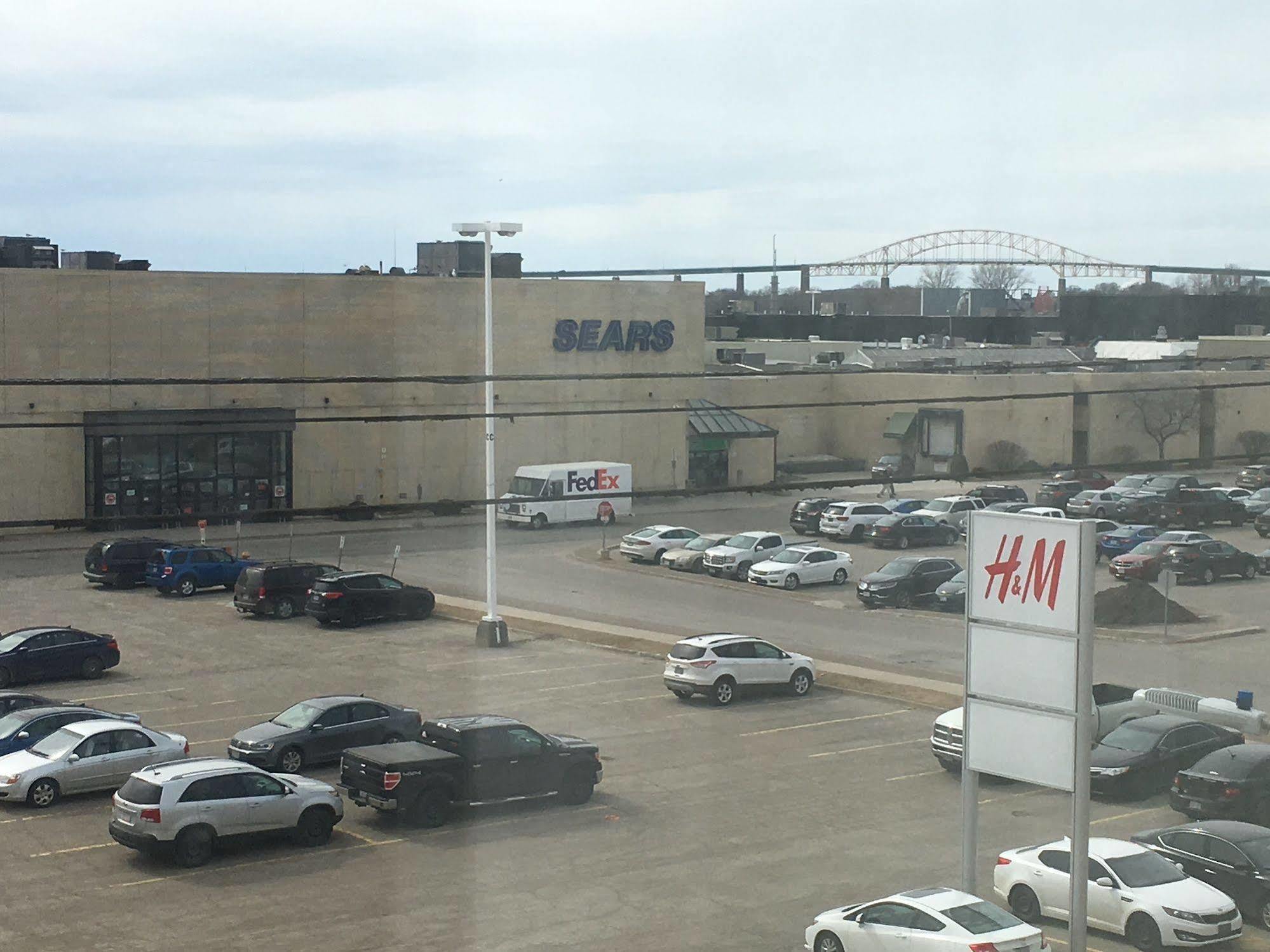 Days Inn & Suites By Wyndham Sault Ste. Marie On Bagian luar foto