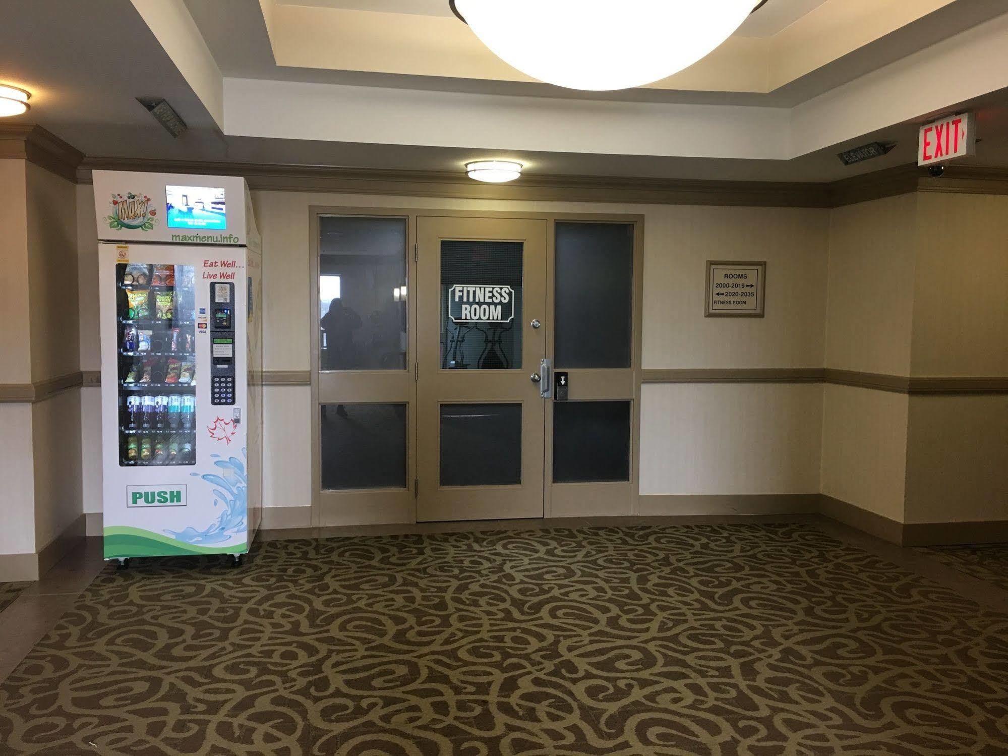 Days Inn & Suites By Wyndham Sault Ste. Marie On Bagian luar foto