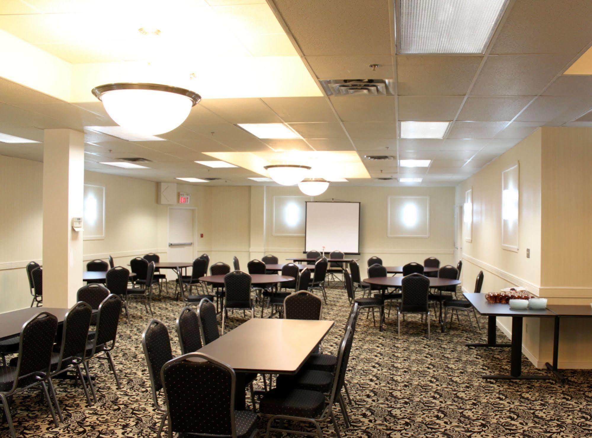 Days Inn & Suites By Wyndham Sault Ste. Marie On Bisnis foto